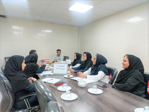 برگزاری نشست هم اندیشی ارتقای کیفی و کمی خدمات کلینیک NCD در شبکه بهداشت و درمان کازرون