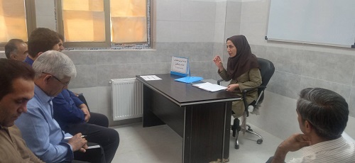 تاکید بر ضرورت غربالگری سرطان روده بزرگ، حفظ سلامت دهان و دندان و فواید استفاده از نمک های یددار در نشست داوطلبان متخصص سلامت ادارات خشت