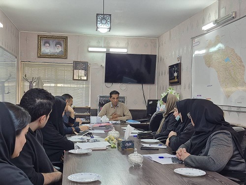 نشست بررسی شاخص های بهداشتی پایگاه پزشک خانواده درمانگاه "شهدای بسیج" در شبکه بهداشت و درمان کازرون