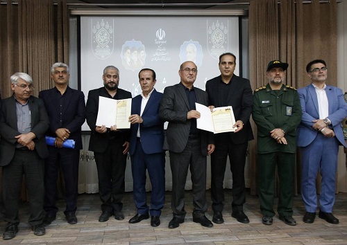 تقدیر از سرپرست بیمارستان حضرت ولی&zwnj;عصر(عج) و جراح عمومی این مرکز درمانی در نشست شورای اداری شهرستان کازرون