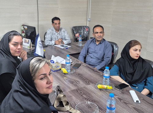 بررسی شاخصهای سلامت در نشست سرپرست شبکه بهداشت و درمان کازرون با پزشکان خانواده شهری و مراقبان سلامت