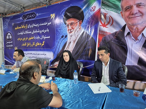 پاسخگویی مسوولان حوزه سلامت کازرون به سوالات مردم در میز خدمت شورای اداری