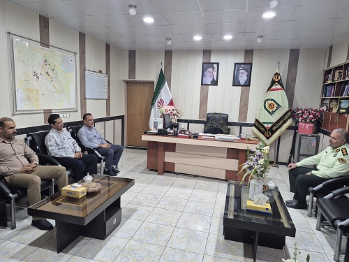 دیدار سرپرست شبکه بهداشت و درمان با فرماندهی انتظامی شهرستان کازرون به مناسبت هفته نیروی انتظامی