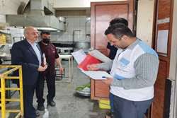 تشدید نظارت کارشناسان سلامت محیط کازرون بر رعایت موازین بهداشتی درفروشگاه های عرضه مواد پروتئینی