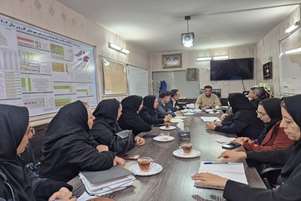 نشست سرپرست شبکه بهداشت و درمان کازرون با مسوولان مراکز خدمات جامع سلامت شهری