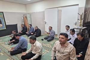 برگزاری آیبن پرفیض قرائت زیارت عاشورا در دهه نخست محرم در شبکه بهداشت و درمان شهرستان کازرون