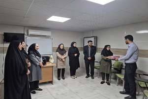 آیین تجلیل از مسوول مرکز آموزش و مشاوره ازدواج بهارنکو کازرون به مناسبت هفته ملی جمعیت