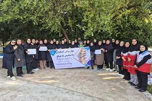 حضور بانوان شاغل در شبکه بهداشت کازرون در برنامه ورزش صبحگاهی به مناسبت هفته سلامت بانوان و پیشگیری از پوکی استخوان
